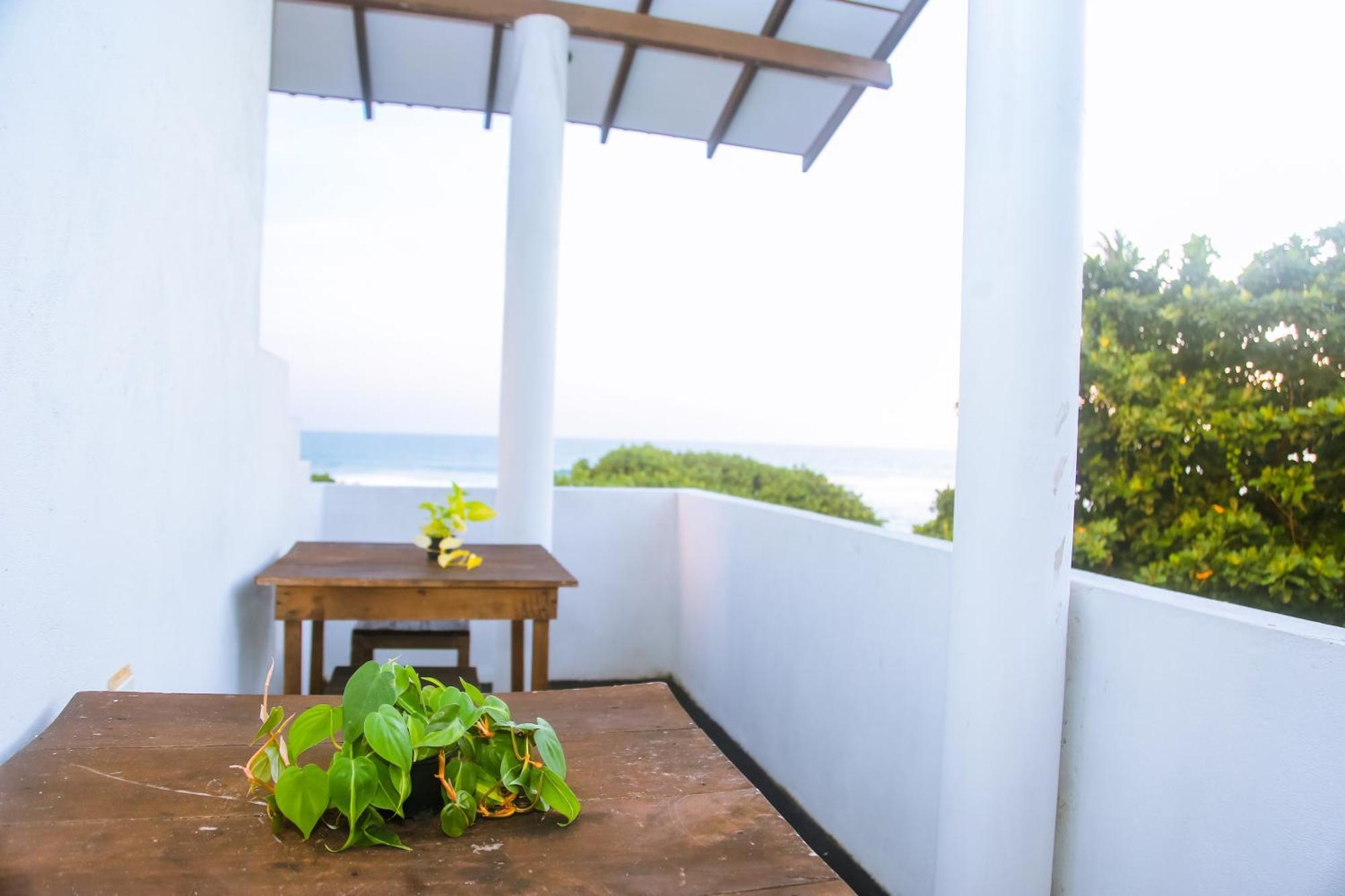 Готель Mirissa Turtle Point Guest Екстер'єр фото