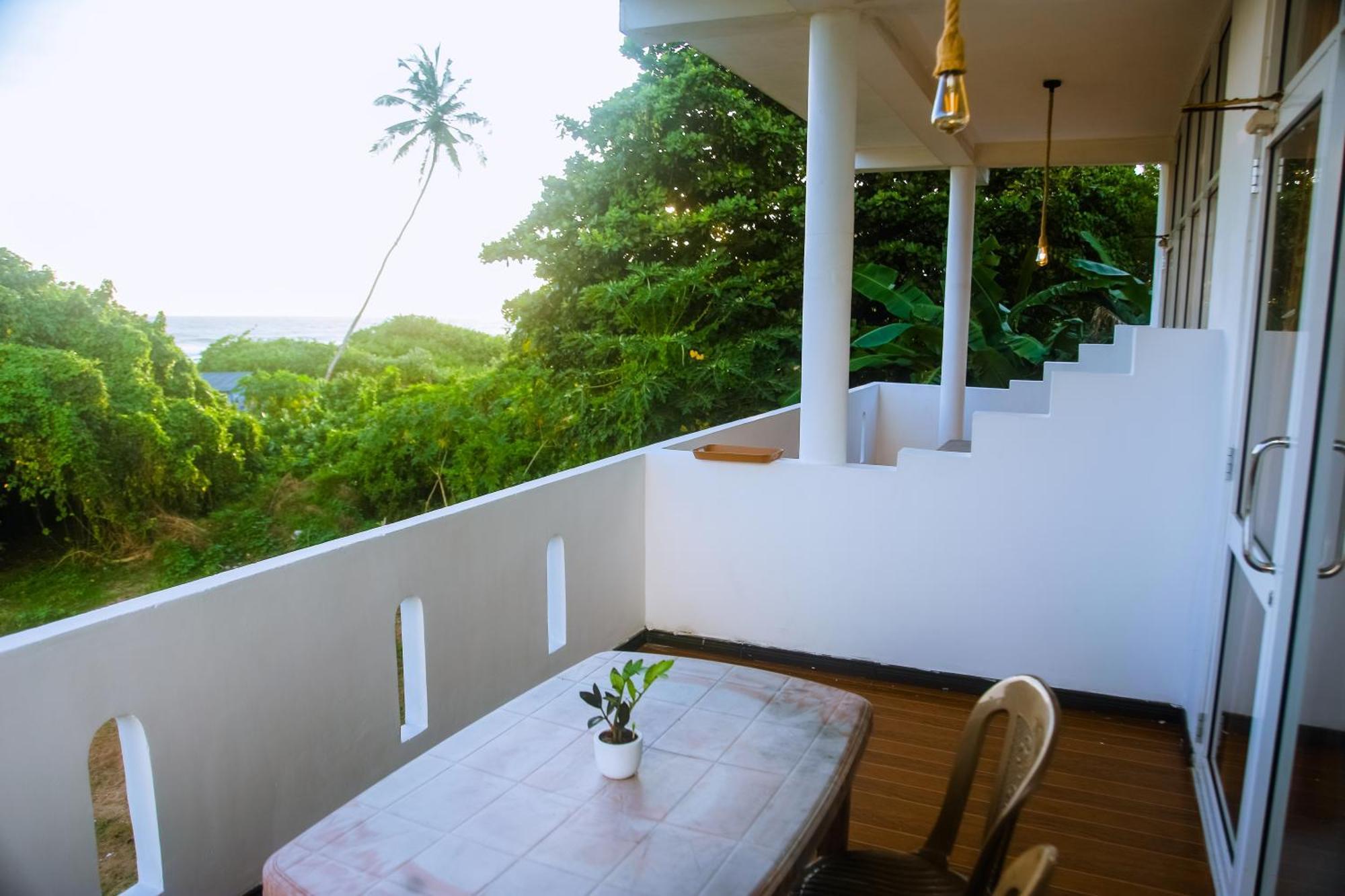 Готель Mirissa Turtle Point Guest Екстер'єр фото